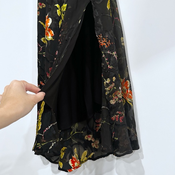 Astr The Label Gaia Floral Midi Dress
Black Orange Burnout  size Large - Picture 16 of 16